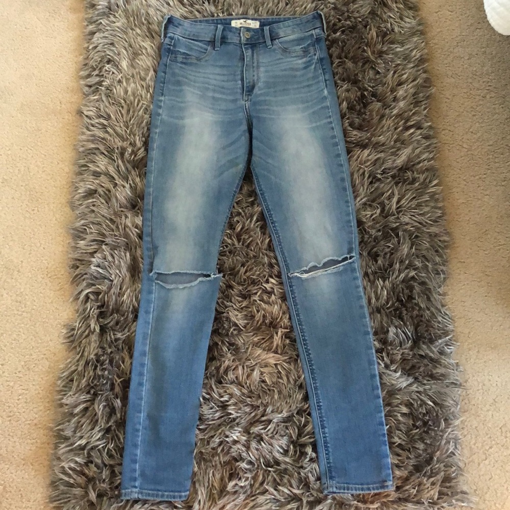 HOLLISTER RIPPED JEANS - Picture 2 of 5
